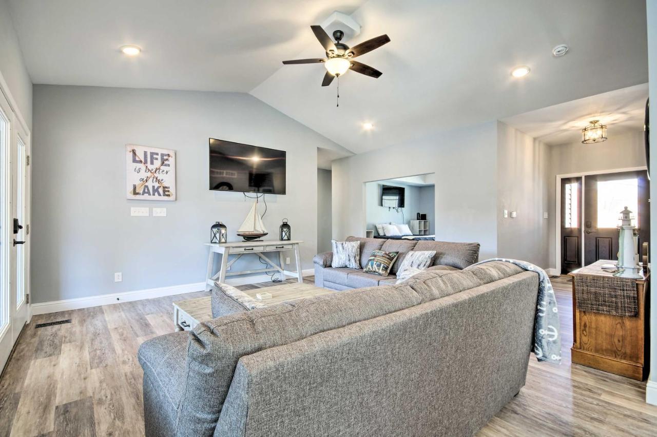 Lakefront Rocky Mount Home With Dock And Fire Pit 외부 사진