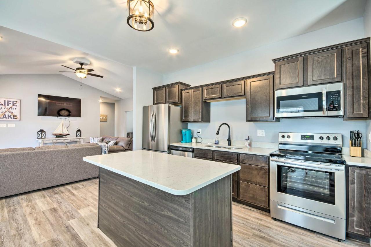 Lakefront Rocky Mount Home With Dock And Fire Pit 외부 사진